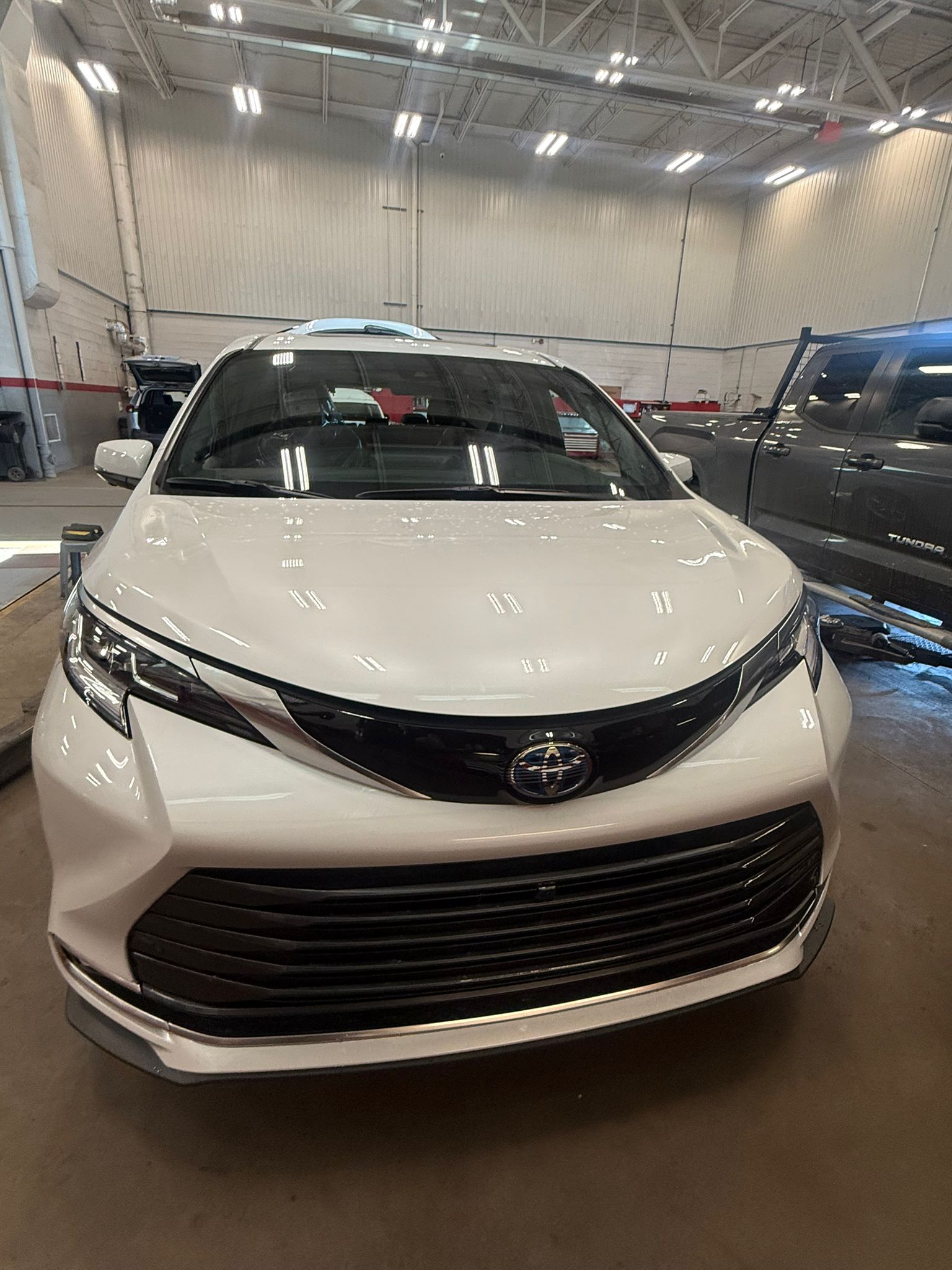 Toyota Sienna Limited AWD: תצורת 7 מושבים